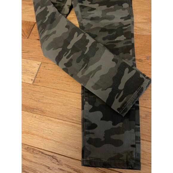 Universal Thread women's green camouflage high rise skinny crop pants size 2/26 - Picture 3 of 10